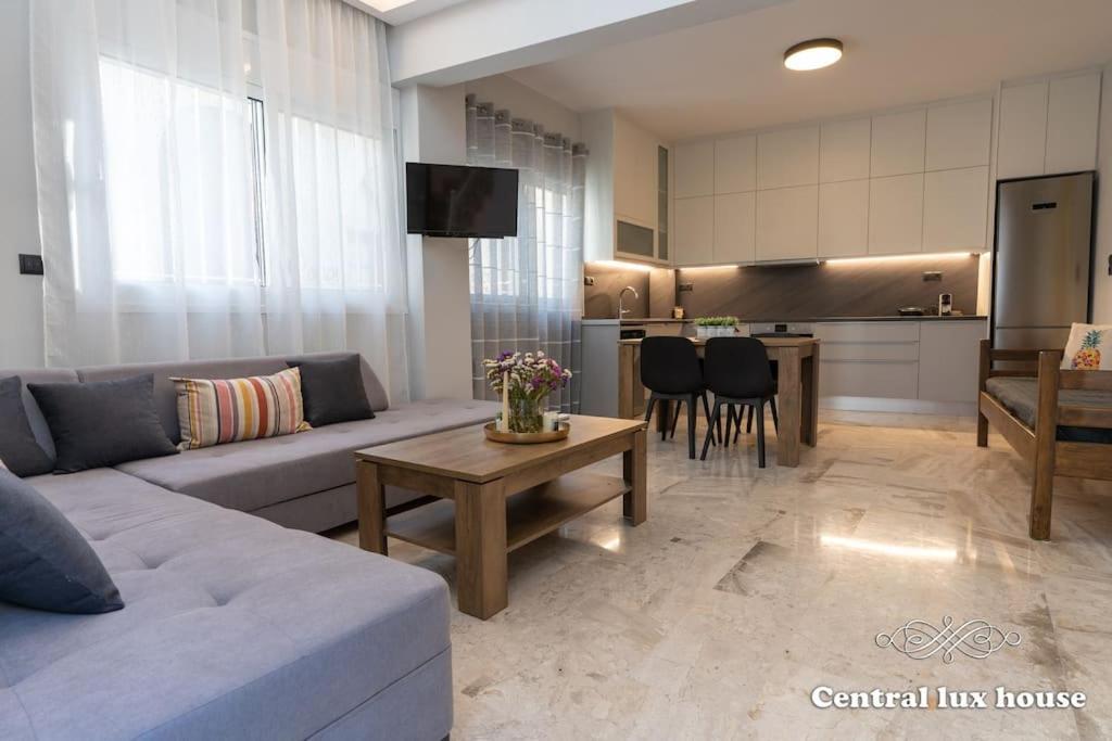 Central Lux House Kalamata Ngoại thất bức ảnh